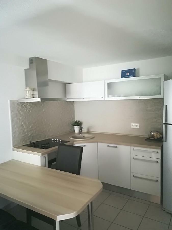 Baska Voda - Apartmani Vesna Екстер'єр фото